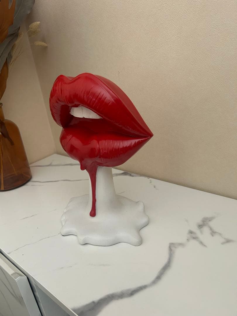 リップ オブジェ KARE