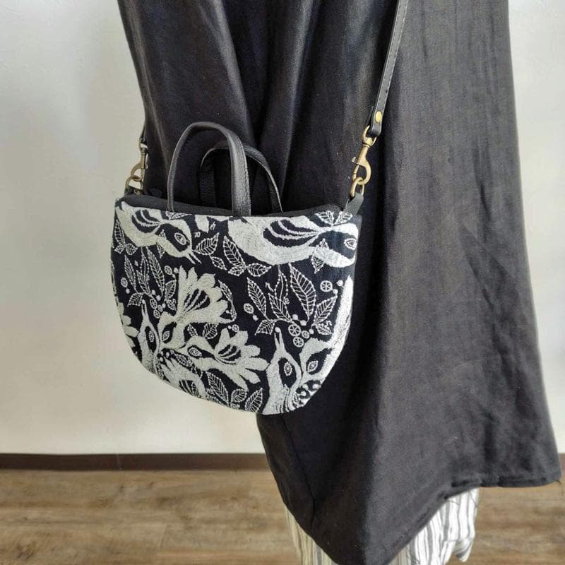 こなつ様　　/carnival　カーニバルネイビー/ミニラウンドショルダー本革