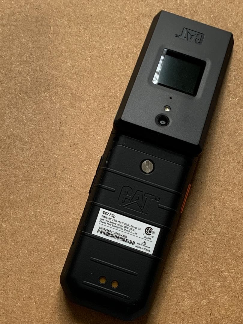 CAT S22 Flip SIMフリー　新品　折りたたみ　スマホ　海外