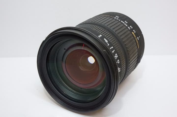 ■ SIGMA 18-50mm F2.8 EX DC MACRO