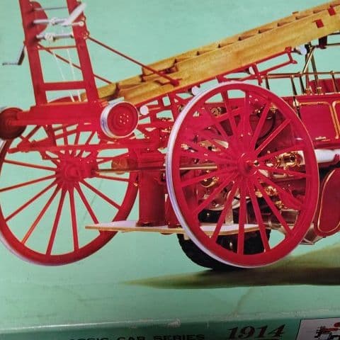 バンダイ模型1/16　1914年型　デニス　モーター　ファイヤ　エンジン