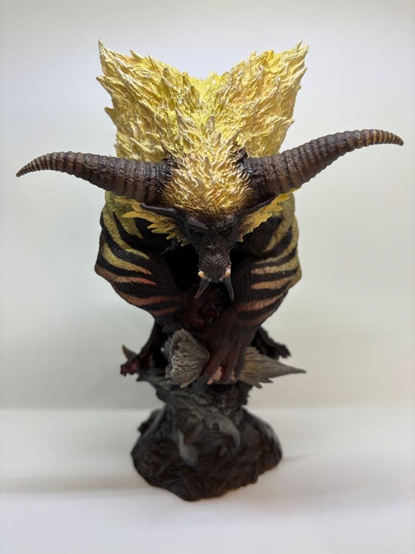 カプコンフィギュアビルダー クリエイターズモデル 金獅子 モンハン フィギュア