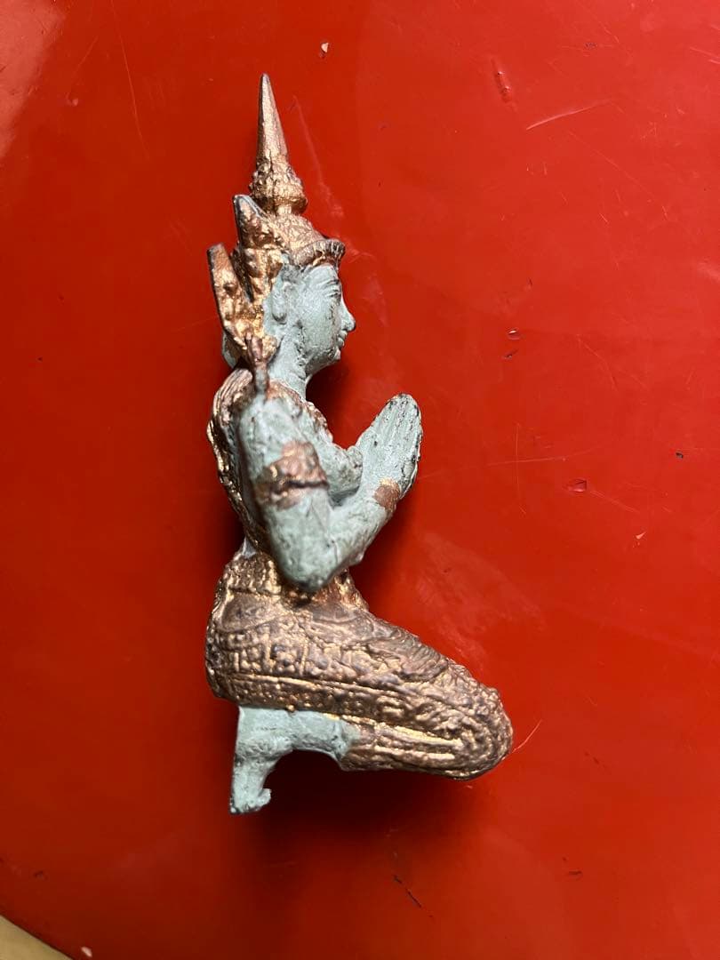 拝みの像　呪物、祈祷祈願の成就、波動エネルギー、