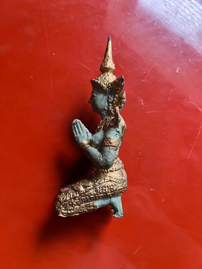 拝みの像　呪物、祈祷祈願の成就、波動エネルギー、