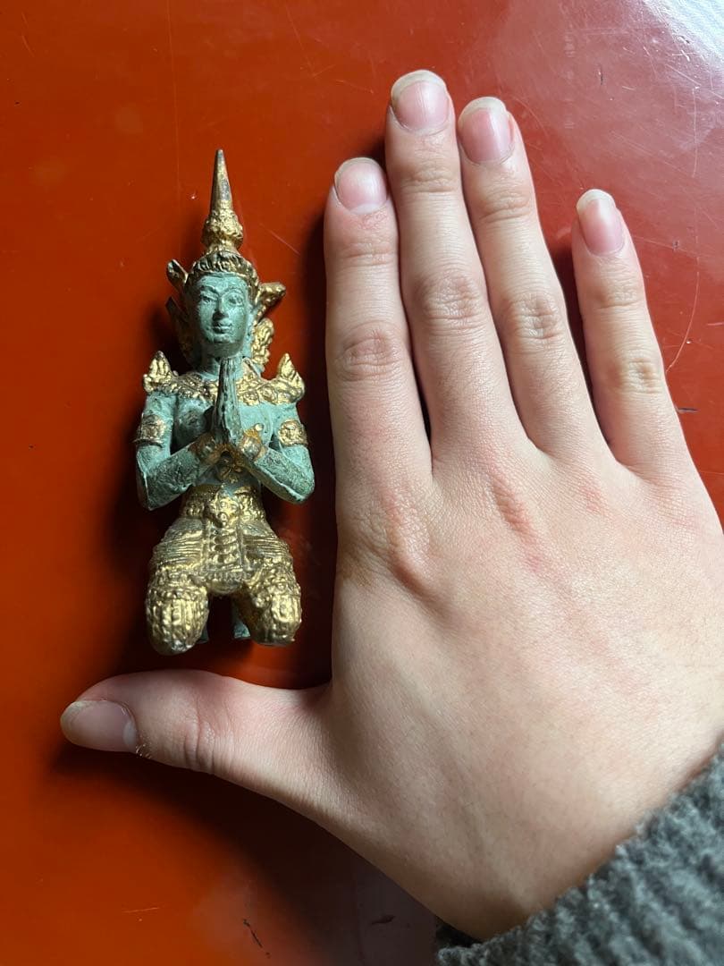 拝みの像　呪物、祈祷祈願の成就、波動エネルギー、