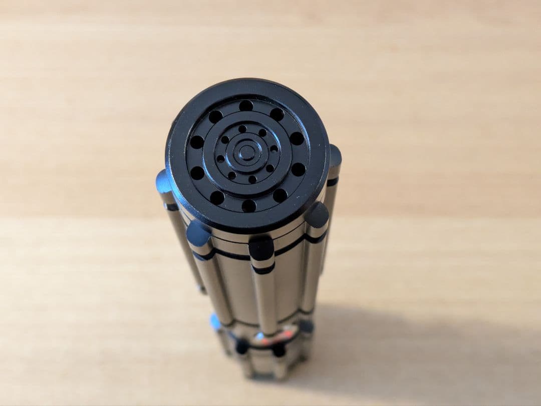 ほぼ新品　美品　カスタムライトセーバー　ヒルト　ブラック　ブレードプラグ付き