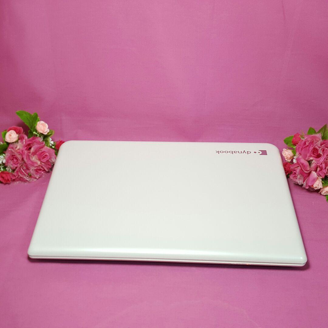 ホワイト色✦東芝✦WEBカメラ搭載✦Win10✦大容量&メモリ4G&オフィス搭載