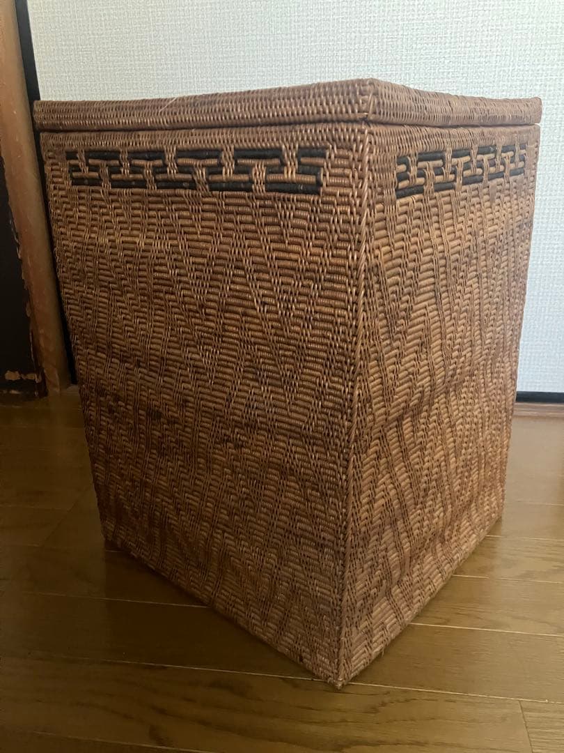 値下げしました！バリのアタ　天然素材の幾何学模様バスケット