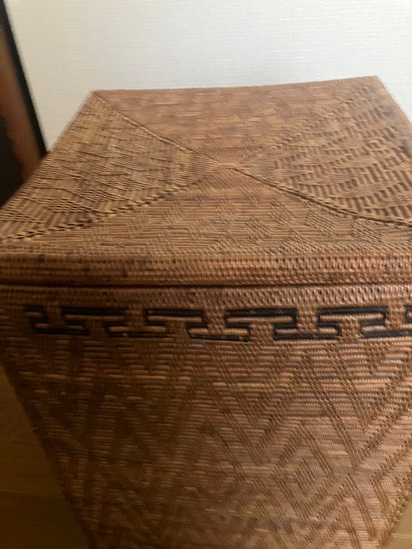 値下げしました！バリのアタ　天然素材の幾何学模様バスケット