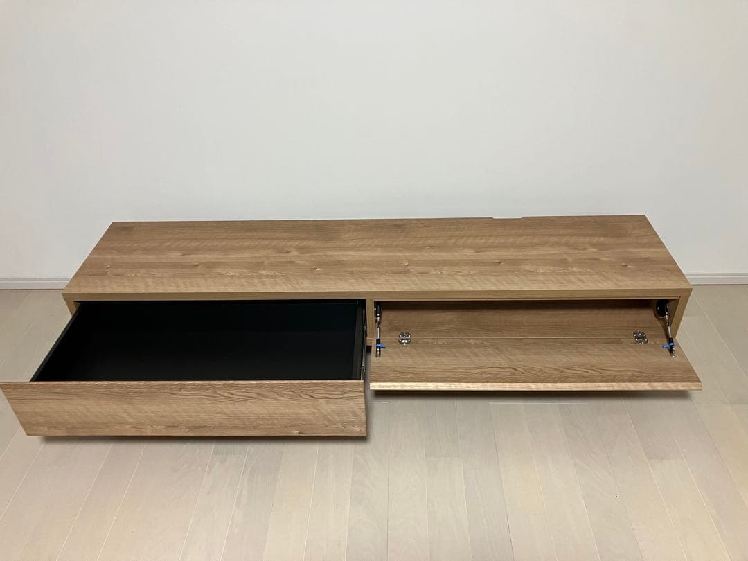 美品　LOWYAテレビボード　180cm