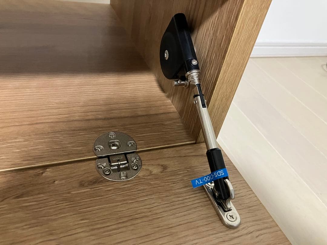 美品　LOWYAテレビボード　180cm