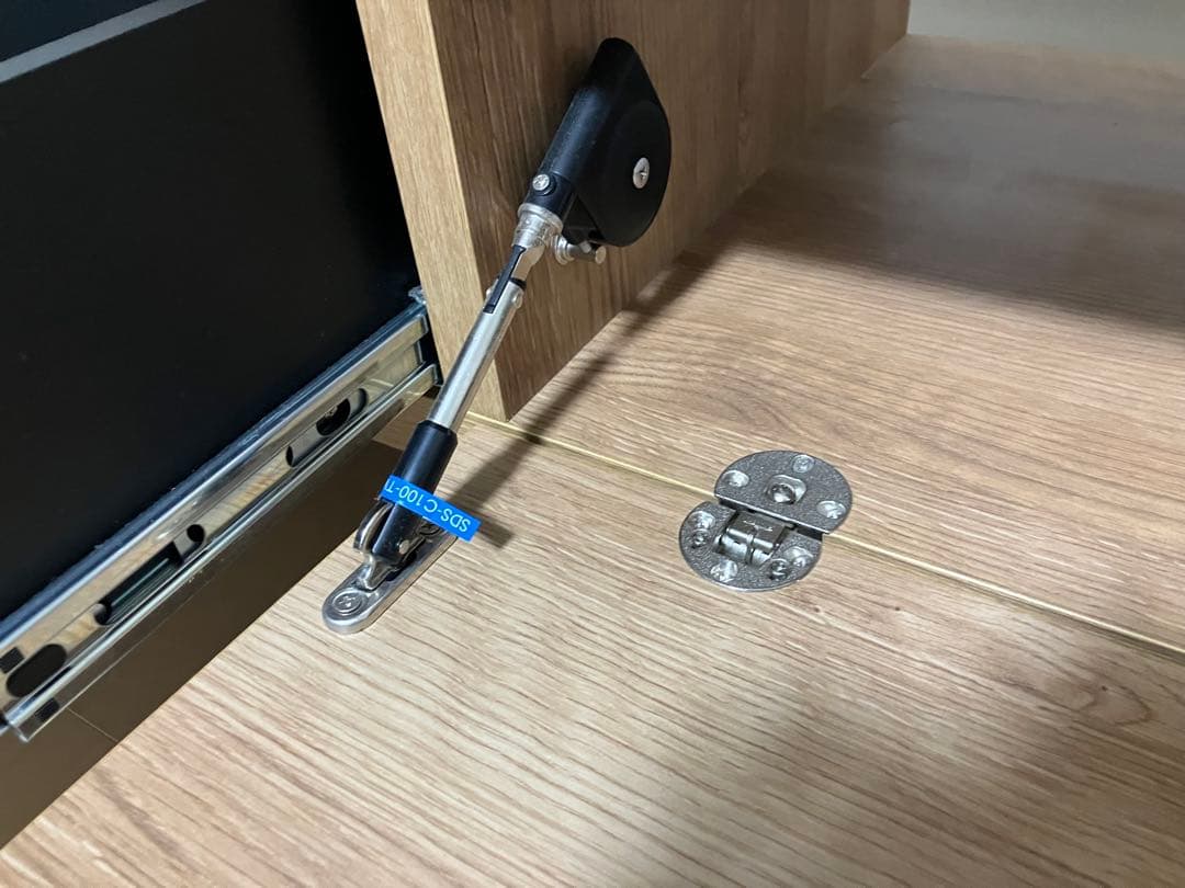 美品　LOWYAテレビボード　180cm