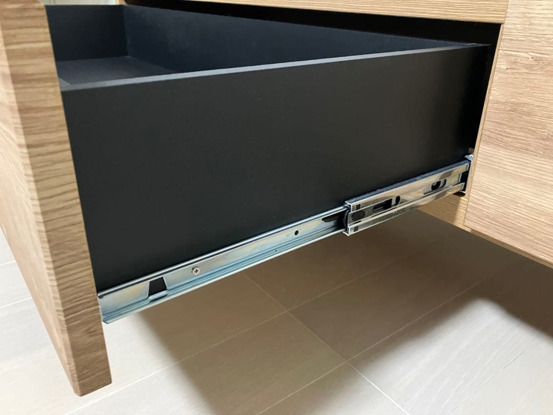 美品　LOWYAテレビボード　180cm