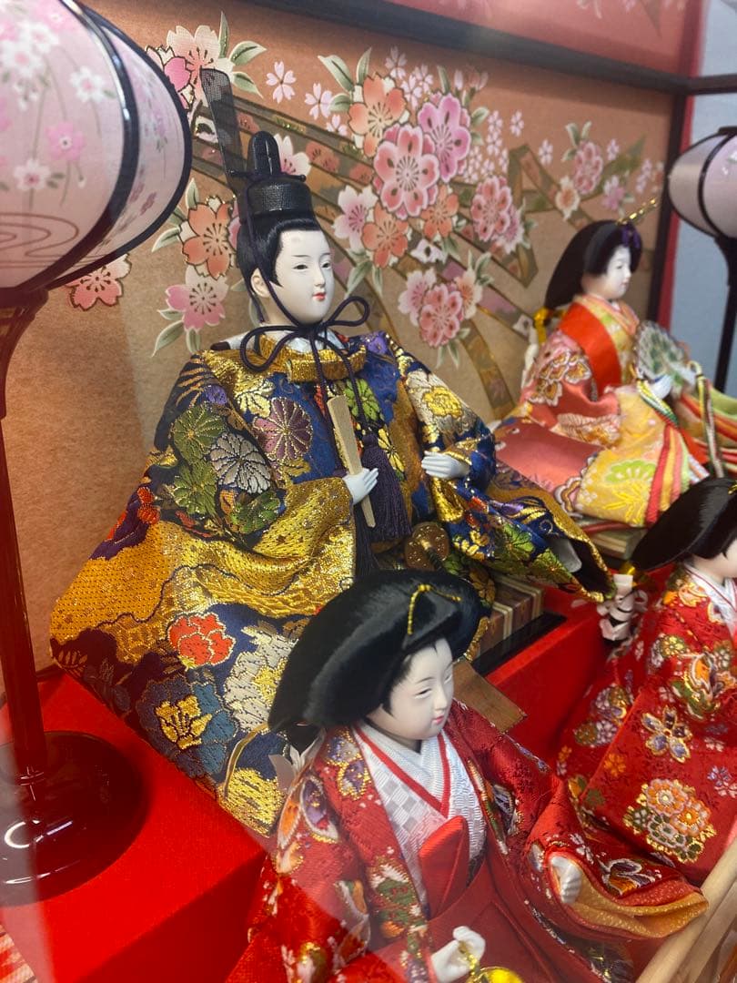 東京久月　雛人形オルゴール付き七人飾り・間口約６１×奥行約４０×高さ約４３㎝