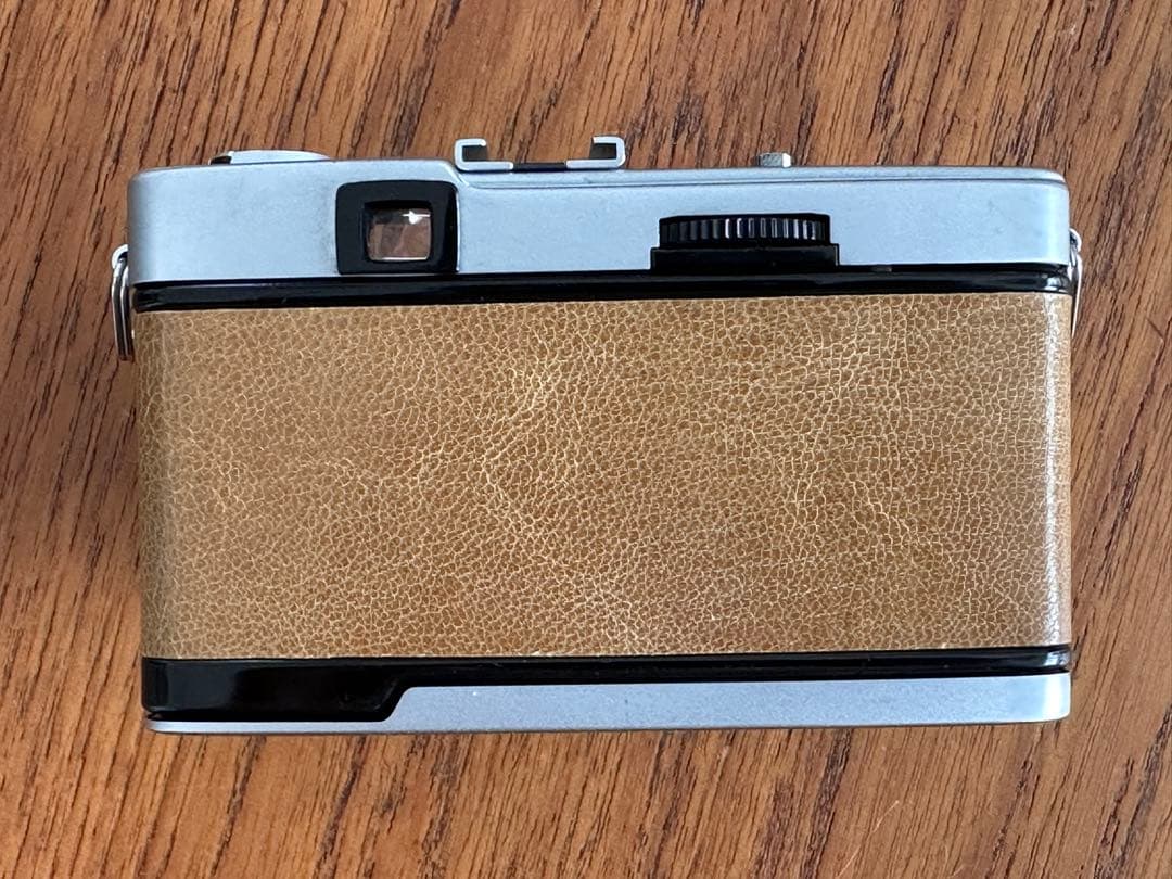 美品Olympus Trip 35 レンジファインダーカメラ シルバー・ベージュ