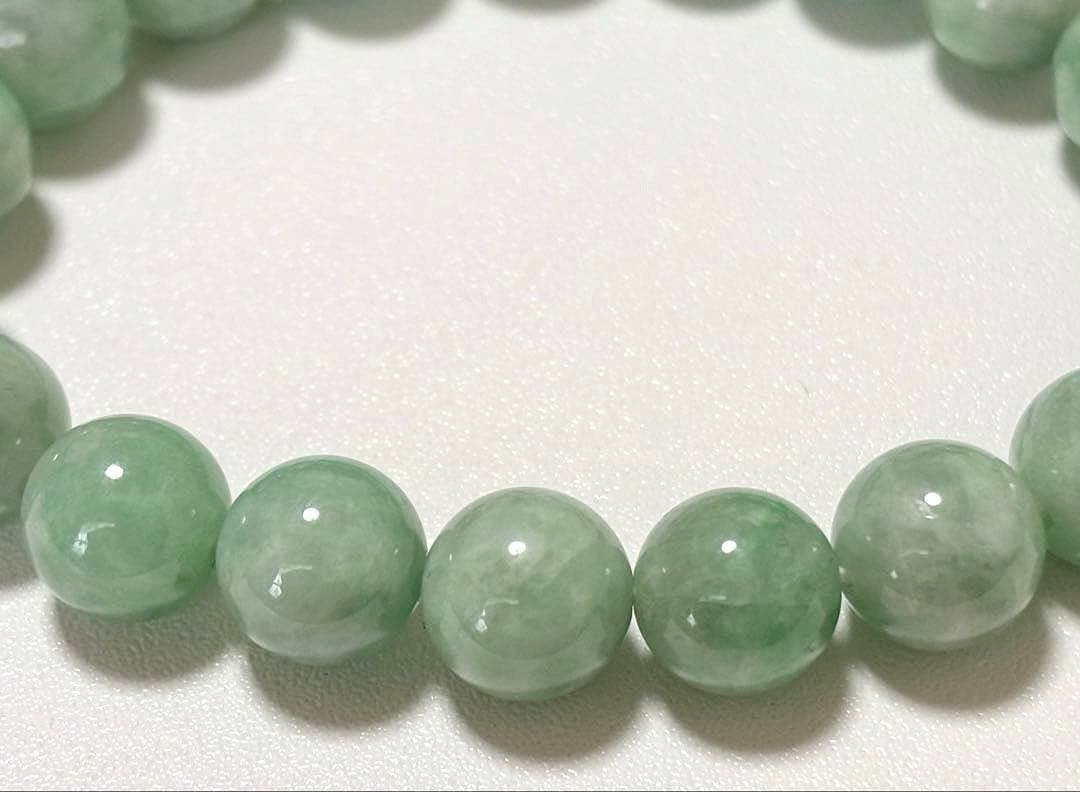 究極品質　超希少幻の色彩　太古から受け継がれし神の守護石　幻の青緑翡翠のブレス