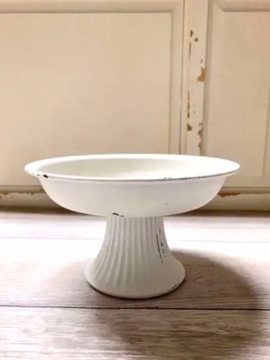 5000円分ご購入で1000円お値引セール中　ブリキ脚付きトレー　匿名発送