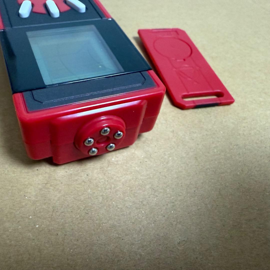 海外　デジモン　デジヴァイス ic 限定コラボ　赤