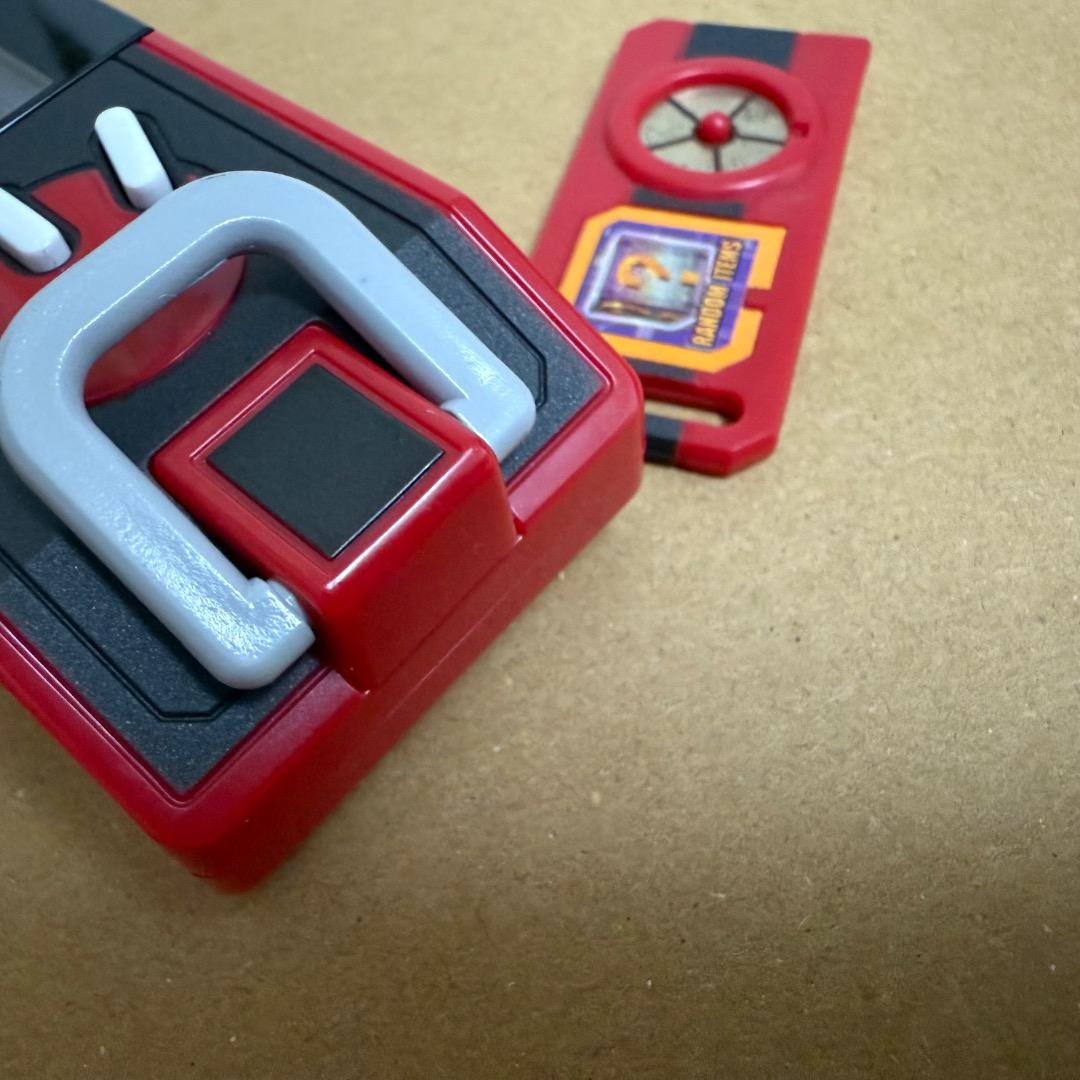 海外　デジモン　デジヴァイス ic 限定コラボ　赤