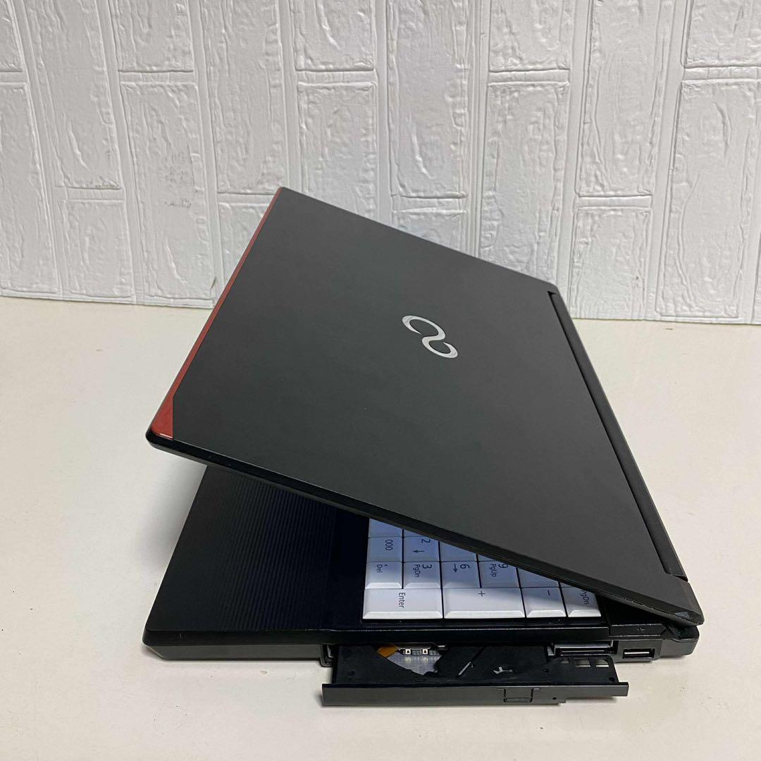 Windows11 オフィス2024年　SSD メモリ8GB 美品　富士通PC