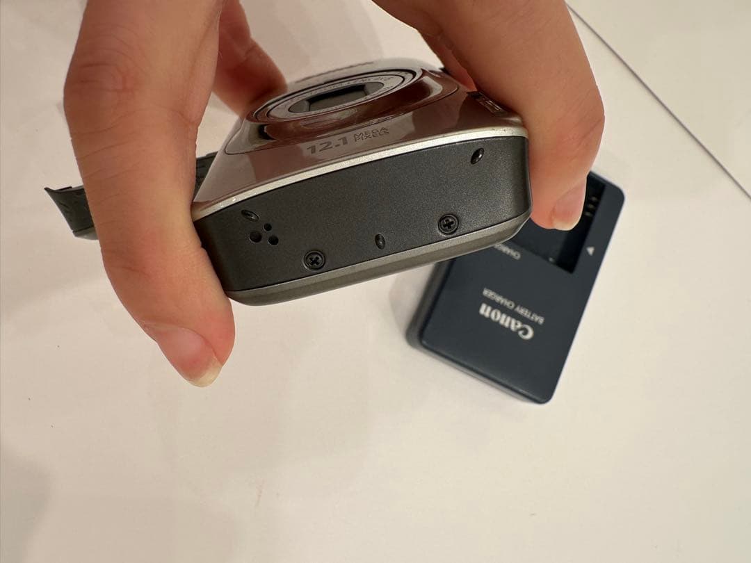 canon IXY510 IS デジカメ1台　ほぼ新品