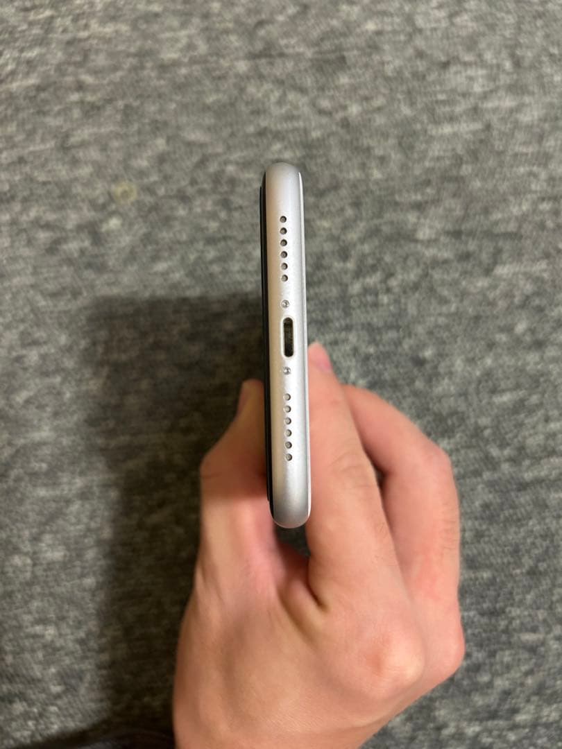 Apple iPhone XR ホワイト 本体 64GB