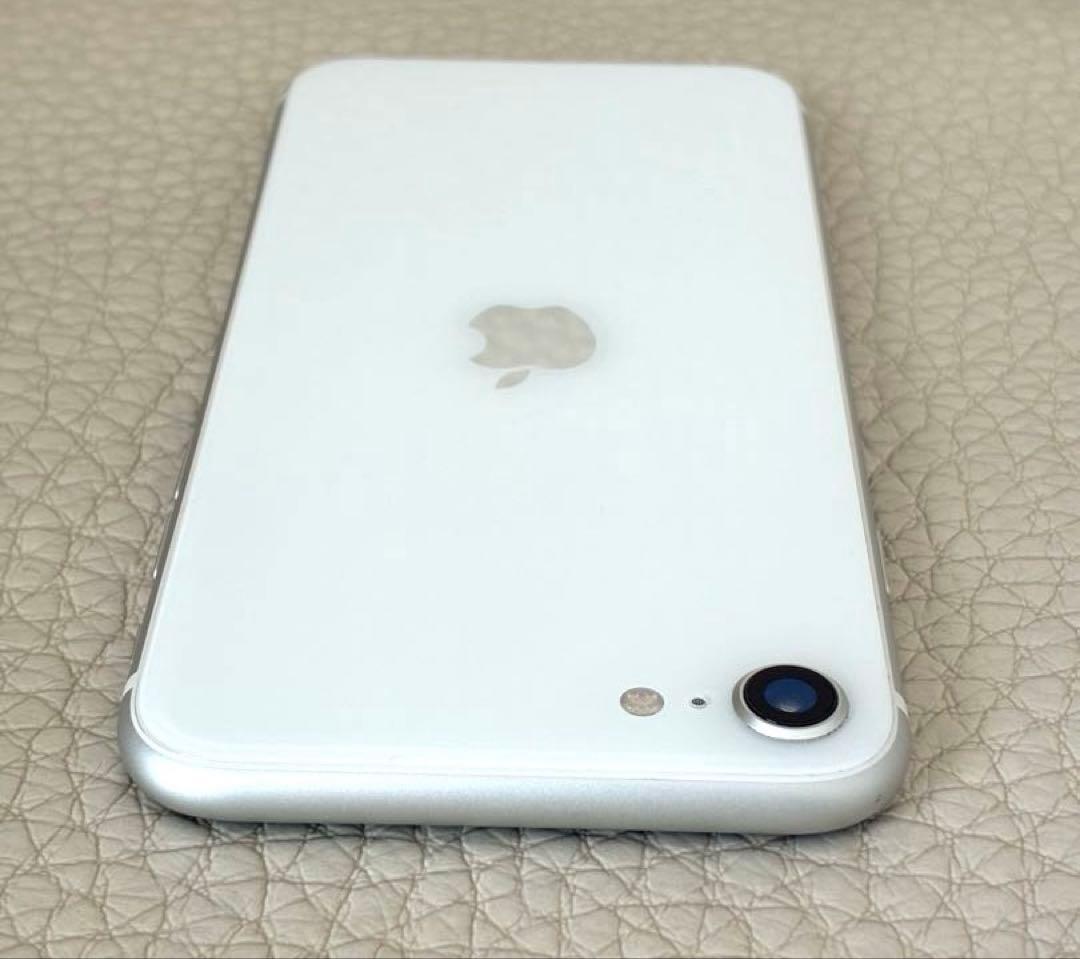 iPhone SE 第2世代 64G ホワイト　最新ios更新済　機能不良なし