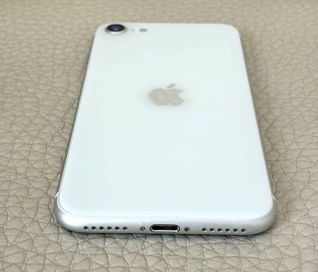 iPhone SE 第2世代 64G ホワイト　最新ios更新済　機能不良なし