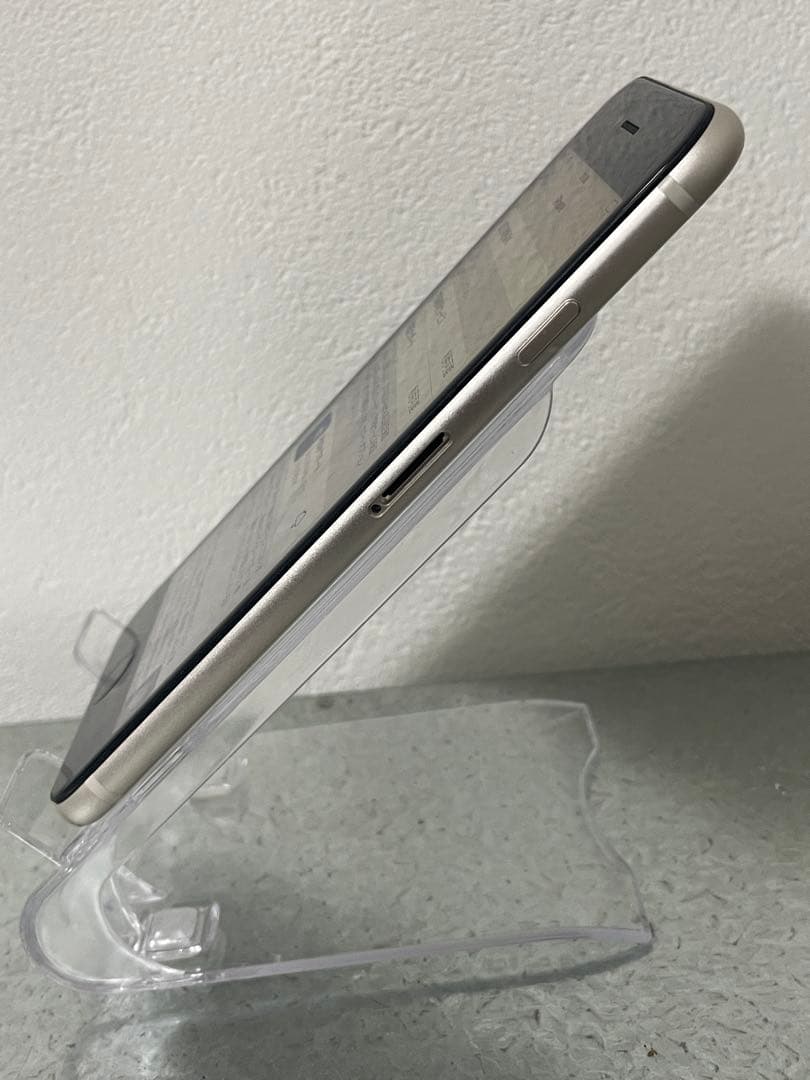 Apple iPhone SE3 128GB ホワイト