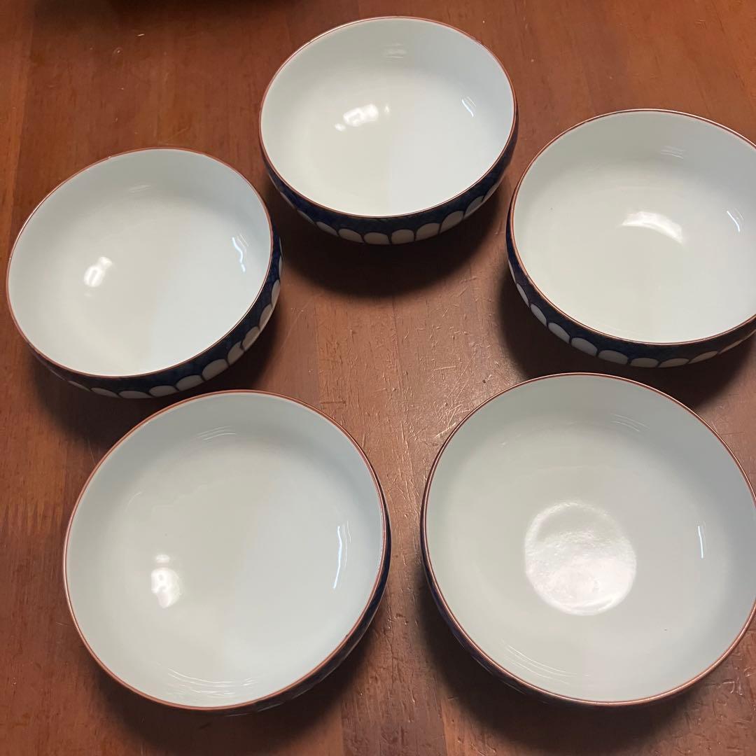 有田焼 源右衛門窯 染付梅地紋 角皿（台座付）＆ 染付小鉢 5客揃えセット