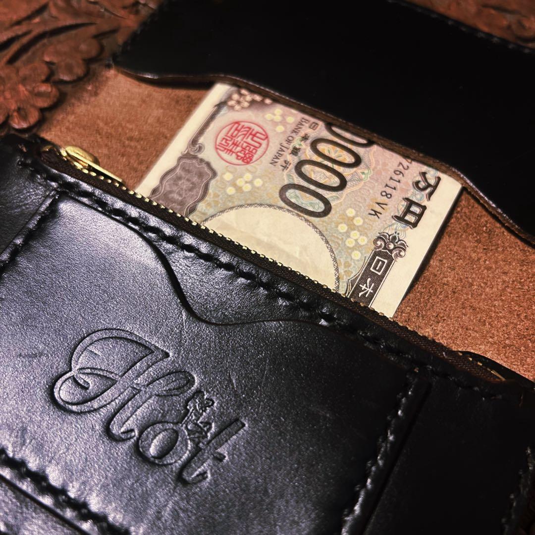 Hot トラッカーウォレットミドル　クロムエクセルレザー