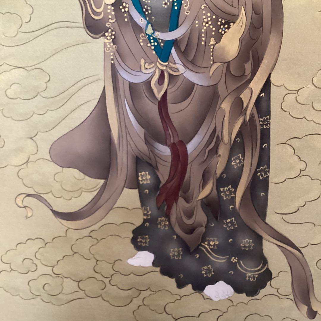 素　仙　筆　　【　絹本彩色画　・雲上観音図　】　自題共箱　軸先漆仕立木　610