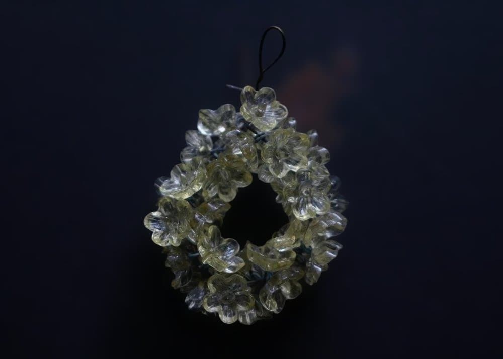 7,花形ガラス素材 透明な淡い黄色ビンテージアクセサリー素材