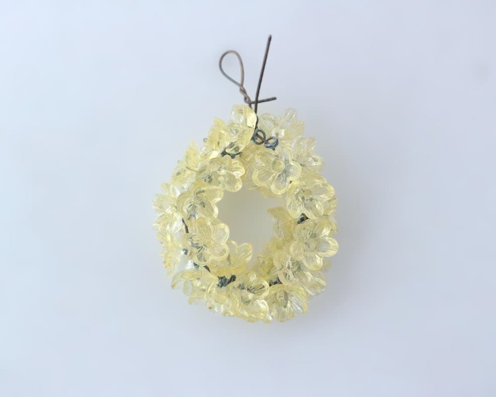 7,花形ガラス素材 透明な淡い黄色ビンテージアクセサリー素材