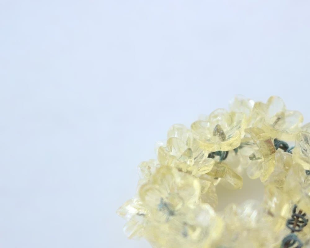 7,花形ガラス素材 透明な淡い黄色ビンテージアクセサリー素材