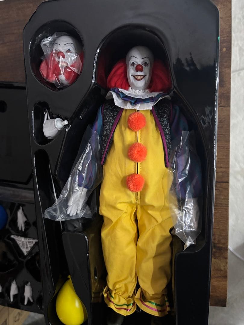 IT ペニーワイズ　サイドショウ 1/6