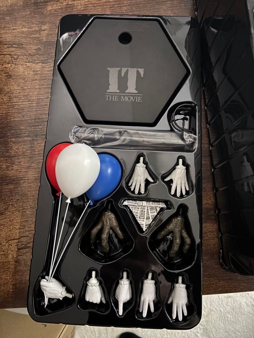 IT ペニーワイズ　サイドショウ 1/6