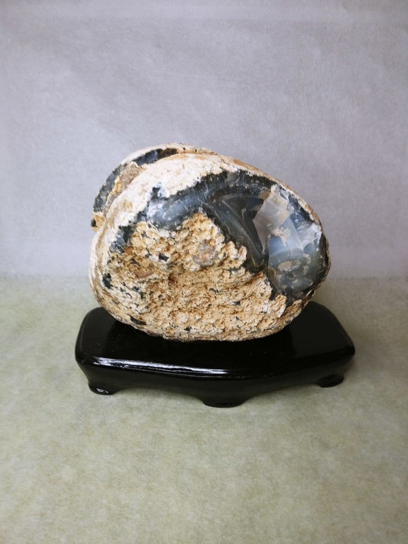 ☆658 アゲート装飾石 黒色スタンド付き