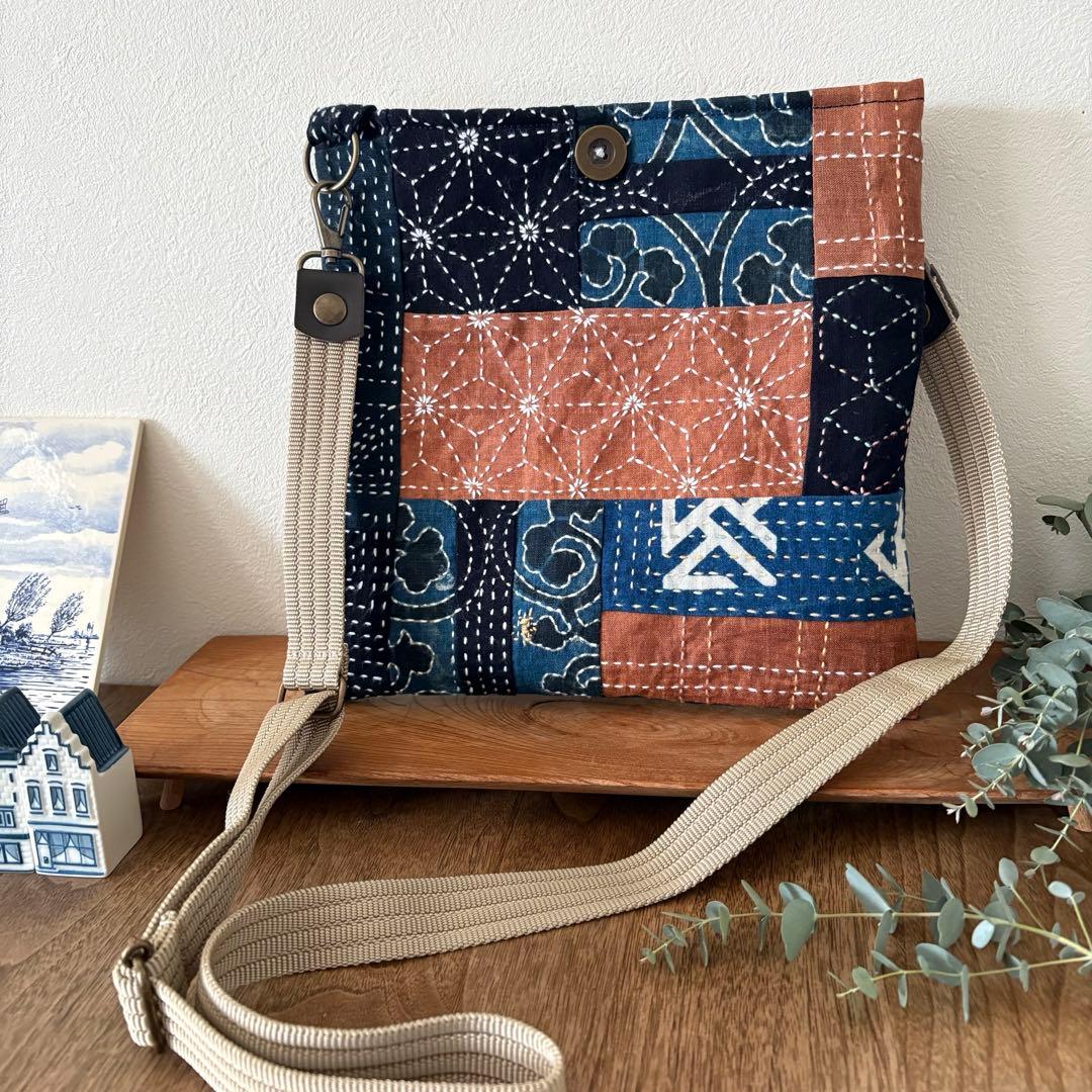 古布 藍染×柿渋染め麻 刺し子サコッシュ　メンズライク