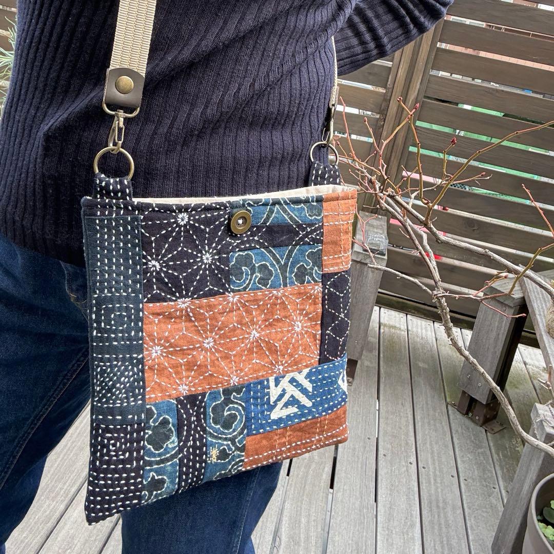 古布 藍染×柿渋染め麻 刺し子サコッシュ　メンズライク