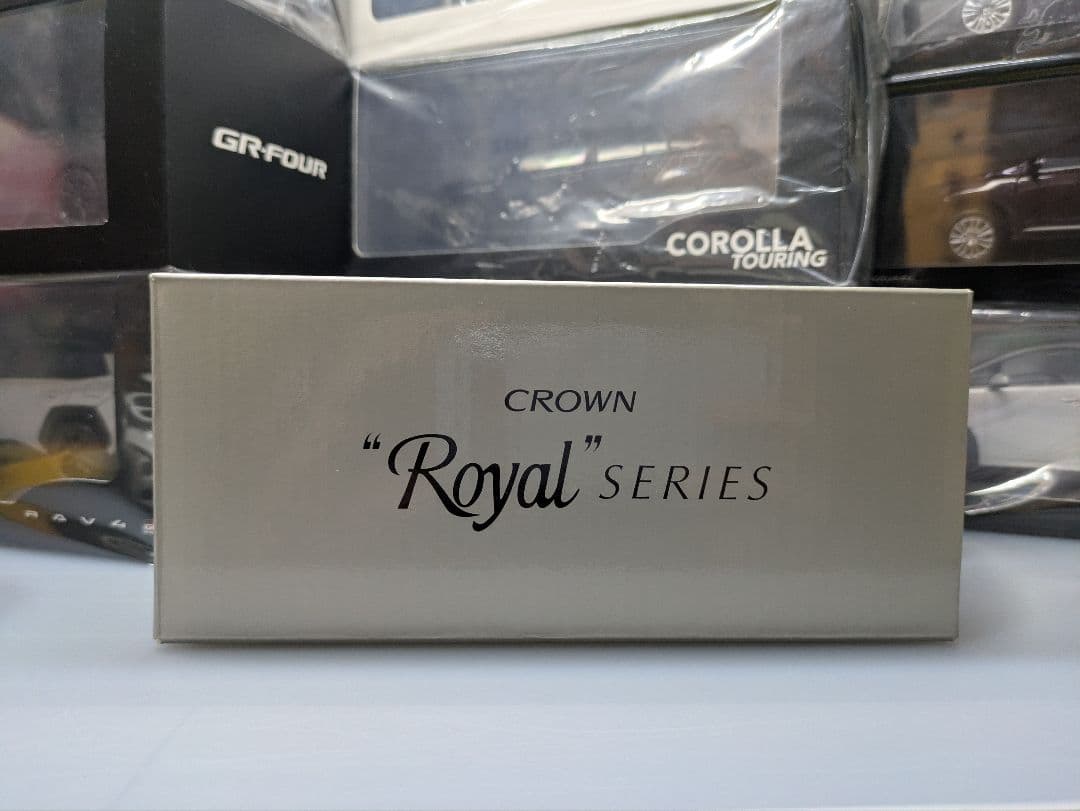 トヨタ クラウンロイヤルサルーン カラーサンプル