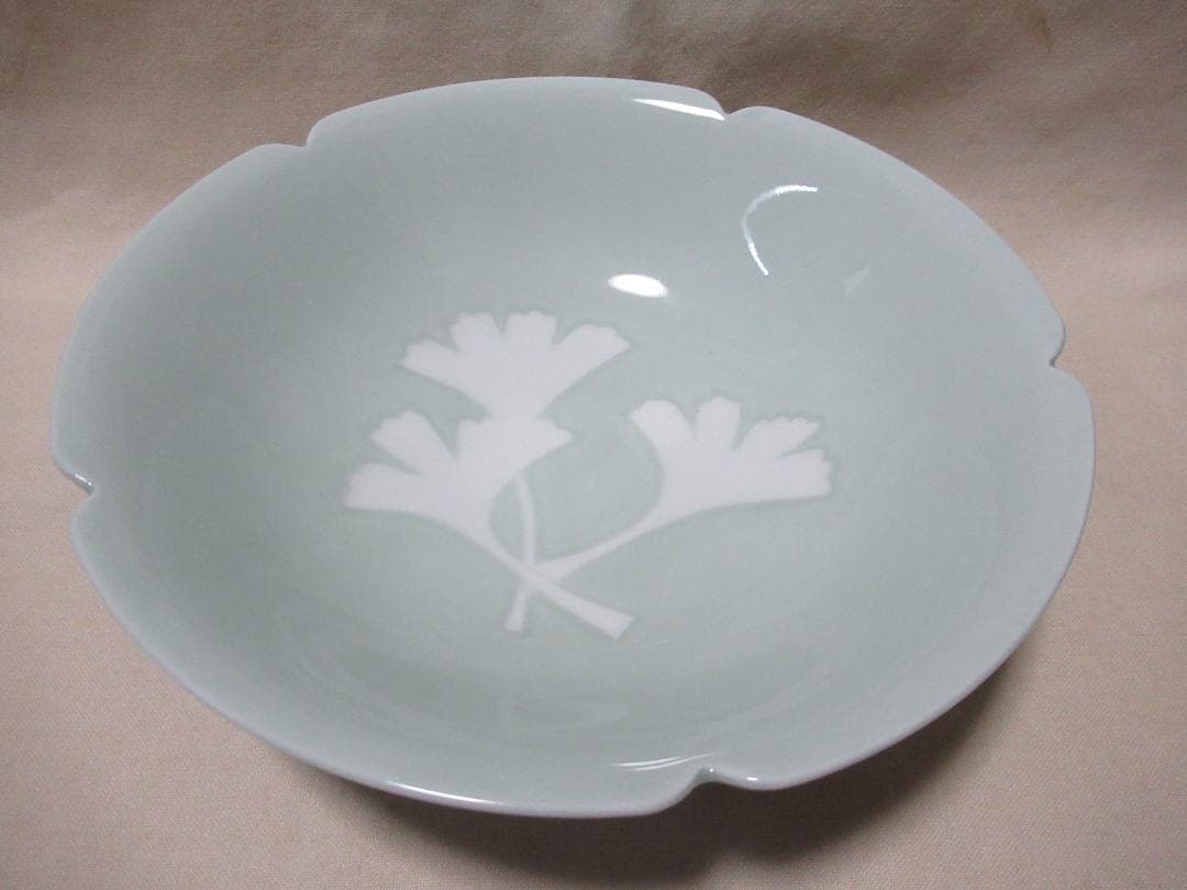 有田焼　井上萬示造　青白磁菓子鉢　共箱