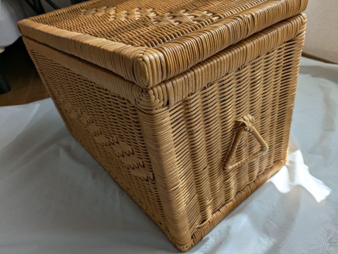 アンティーク ラタン 蓋付き大きめバスケット 収納ボックス かご 籠　昭和レトロ