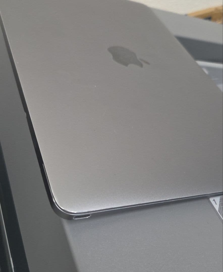 Apple MacBook 2017 (12インチ スペースグレイ)