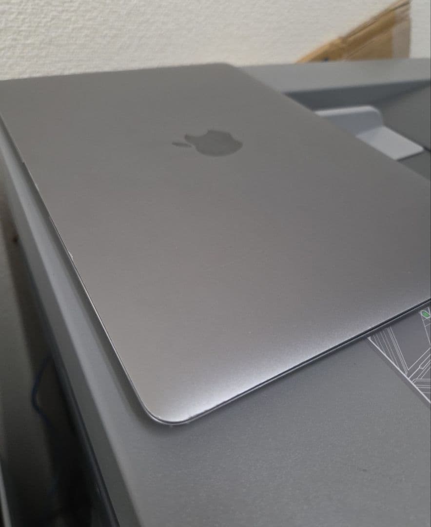 Apple MacBook 2017 (12インチ スペースグレイ)