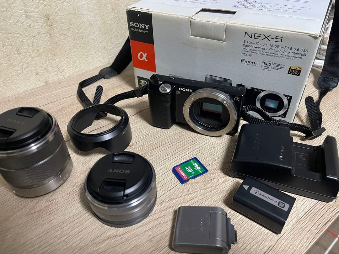 Sony NEX-5 ミラーレスカメラ 本体とレンズ2本
