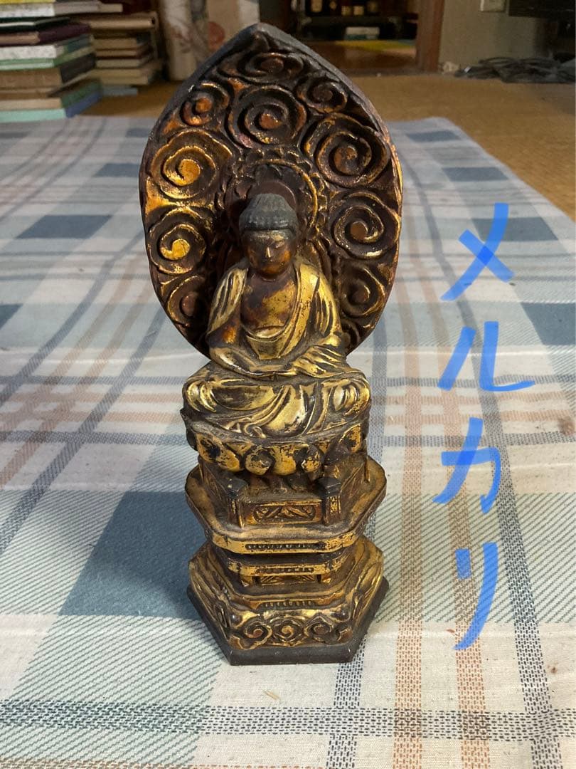 厨子入り阿弥陀如来坐像。【厨子から分離出来ます　製作年不明品？木製　レトロ】。