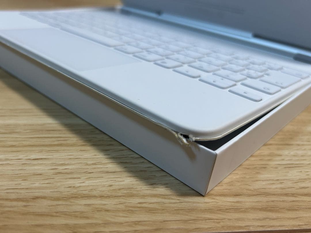 純正品　Apple iPad Magic Keyboard 日本語配　ホワイト