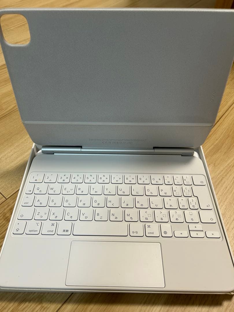 純正品　Apple iPad Magic Keyboard 日本語配　ホワイト