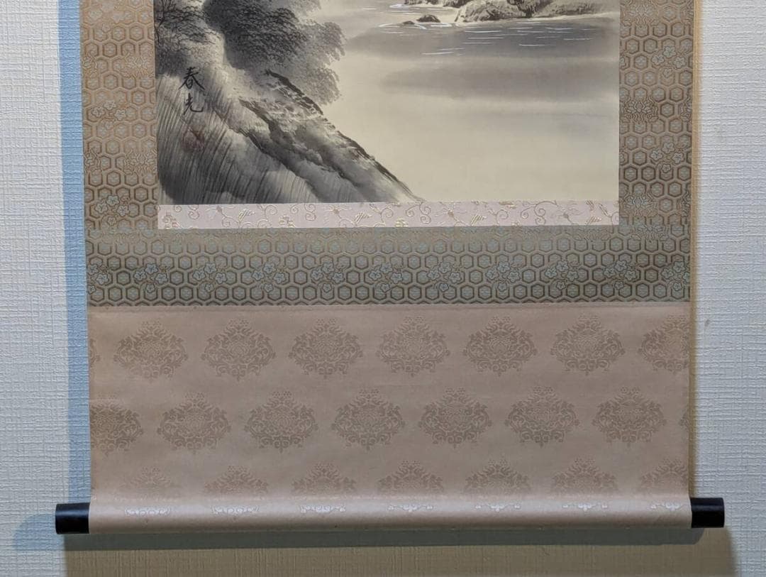 【真作】掛軸　山水瀑布図　幽玄の墨景に滝音響く風雅の一幅　V73